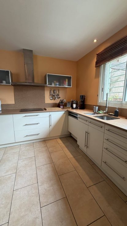 Covering meuble à Perpignan : relooking cuisine, salle de bain et mobilier sur mesure